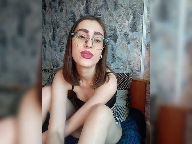 kiska-kira live cam on BongaCams