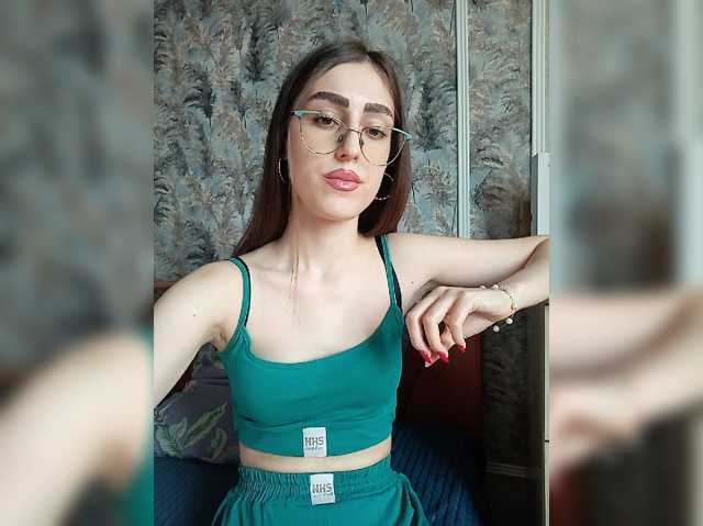 kiska-kira live cam on BongaCams