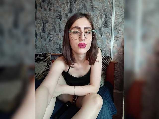 kiska-kira live cam on BongaCams