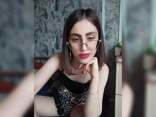 kiska-kira's BongaCams show and profile