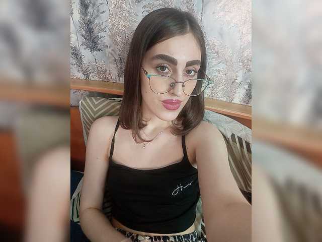 kiska-kira live cam on BongaCams