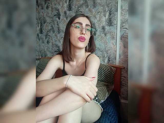 kiska-kira live cam on BongaCams