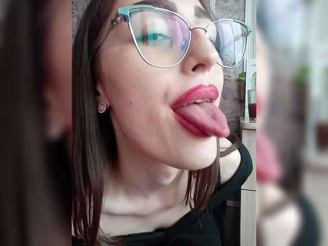 kiska-kira live cam on BongaCams