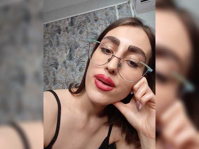 kiska-kira live cam on BongaCams