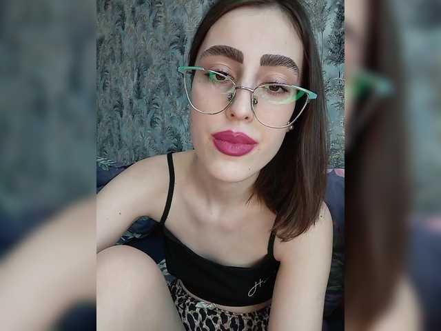 kiska-kira's BongaCams show and profile