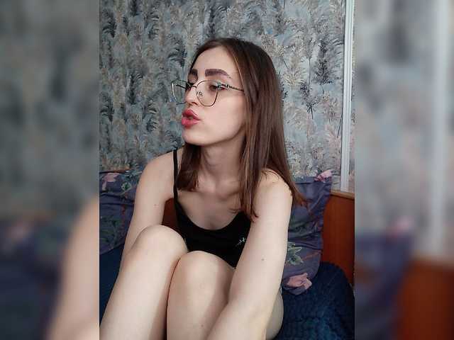 kiska-kira live cam on BongaCams