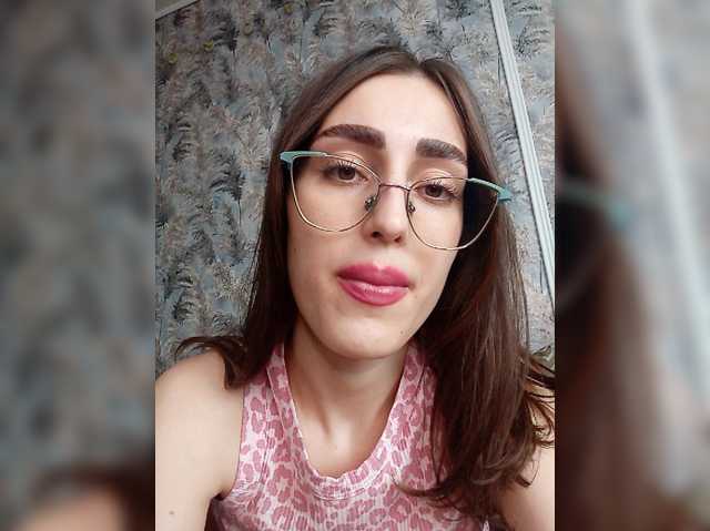 kiska-kira live cam on BongaCams