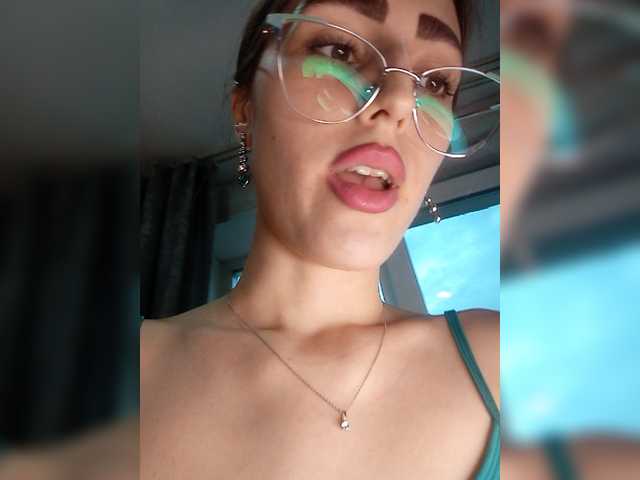 kiska-kira live cam on BongaCams