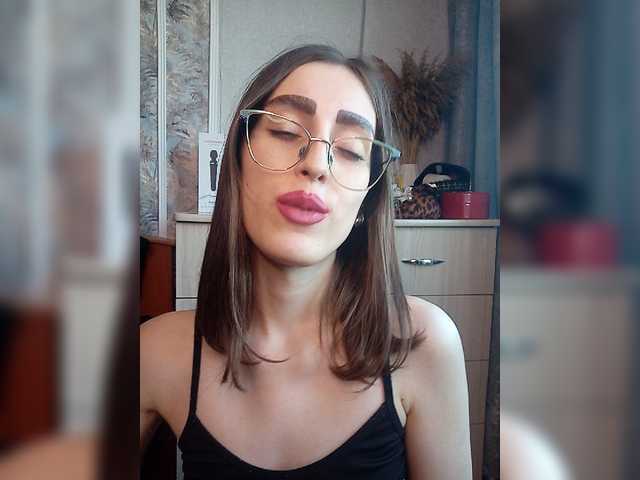kiska-kira live cam on BongaCams