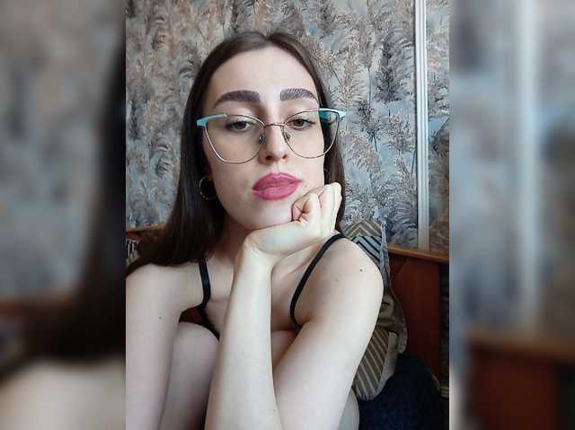 kiska-kira live cam on BongaCams