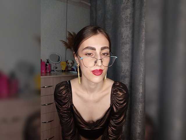 kiska-kira live cam on BongaCams
