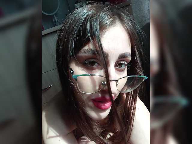 kiska-kira live cam on BongaCams