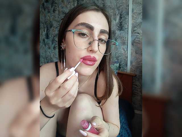 kiska-kira live cam on BongaCams