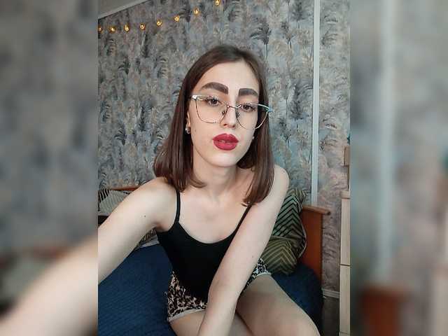 kiska-kira live cam on BongaCams