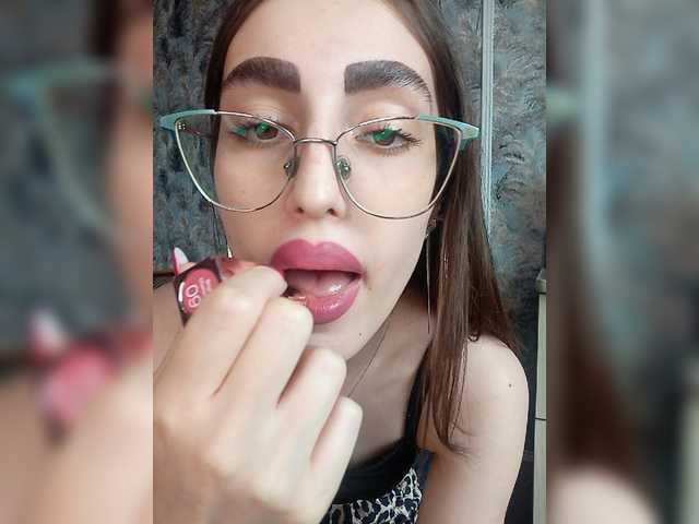 kiska-kira live cam on BongaCams