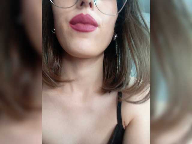 kiska-kira live cam on BongaCams