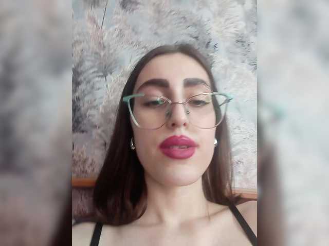 kiska-kira live cam on BongaCams