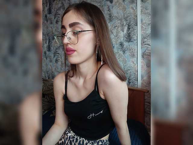kiska-kira live cam on BongaCams
