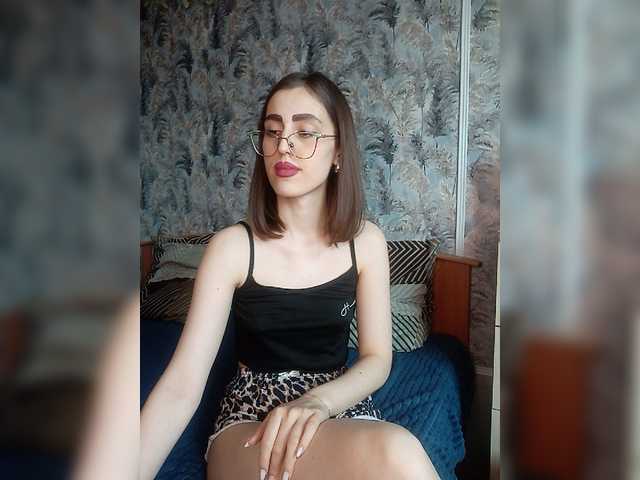 kiska-kira live cam on BongaCams