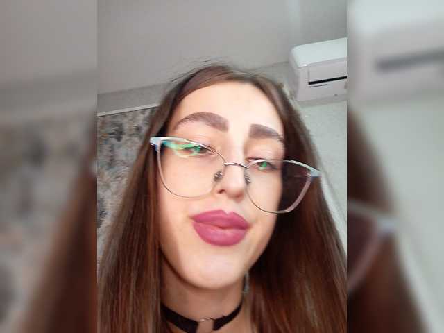 kiska-kira live cam on BongaCams