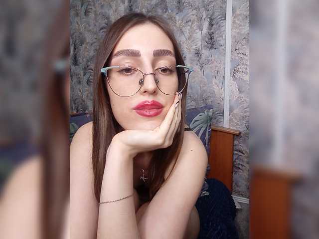 kiska-kira live cam on BongaCams