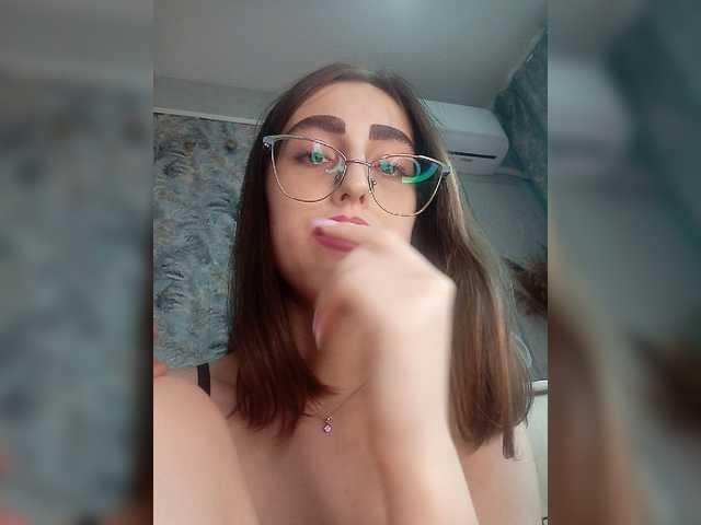 kiska-kira live cam on BongaCams