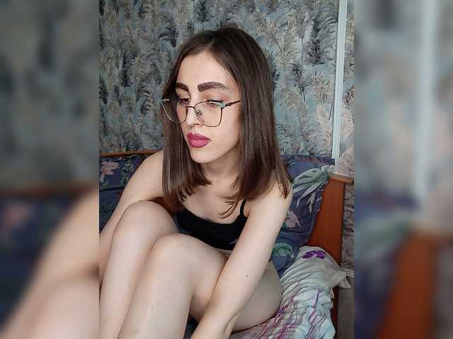 kiska-kira live cam on BongaCams