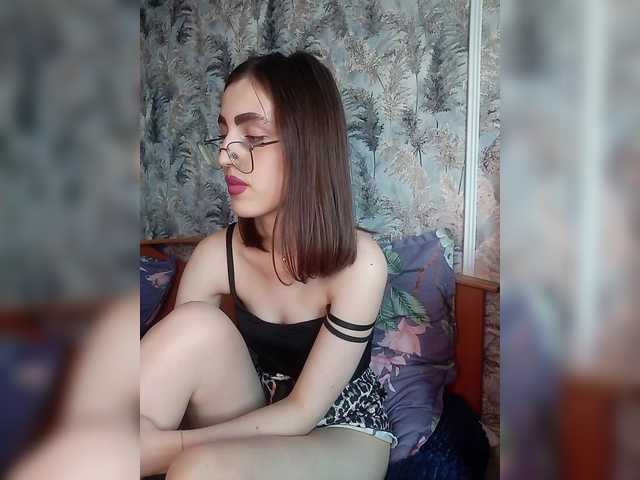 kiska-kira live cam on BongaCams