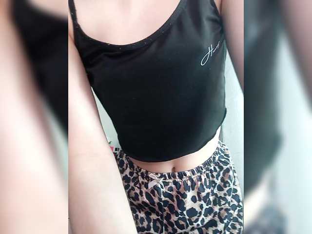 kiska-kira live cam on BongaCams