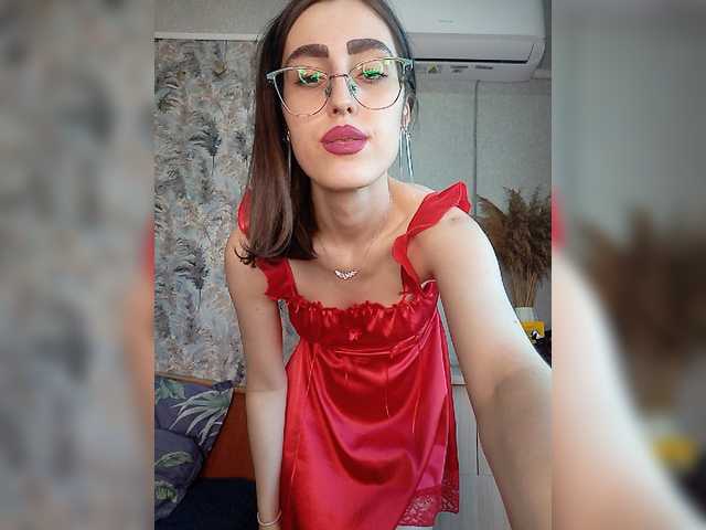 kiska-kira live cam on BongaCams