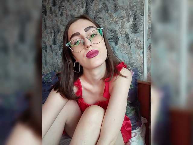 kiska-kira live cam on BongaCams