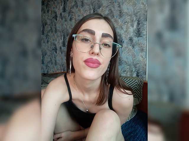 kiska-kira live cam on BongaCams