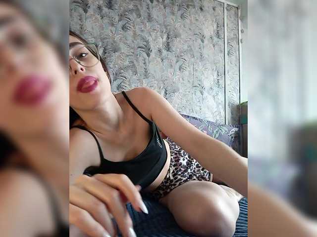 kiska-kira's BongaCams show and profile