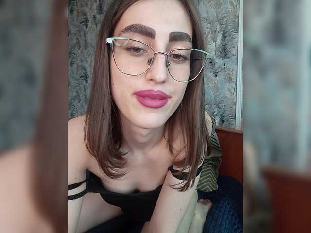 kiska-kira live cam on BongaCams