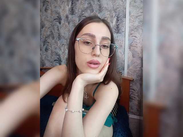 kiska-kira live cam on BongaCams