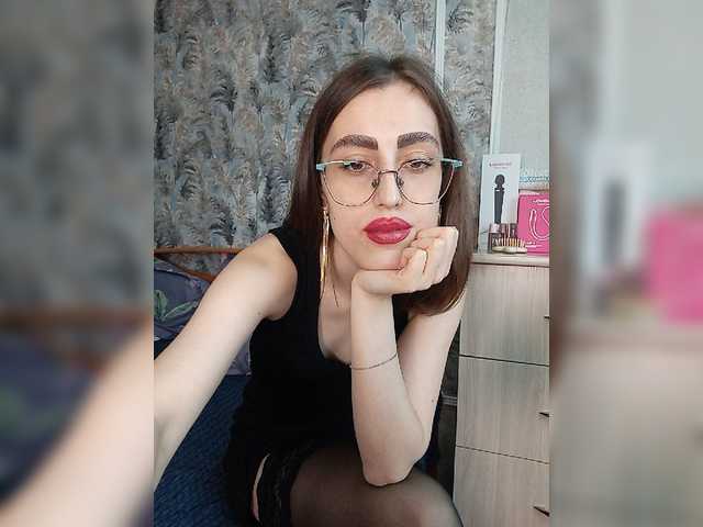 kiska-kira live cam on BongaCams