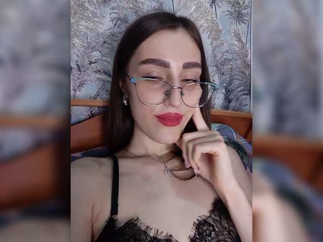 kiska-kira live cam on BongaCams