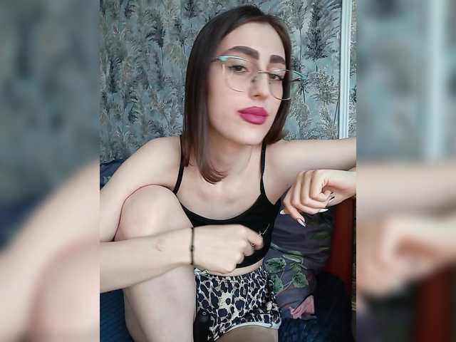 kiska-kira's BongaCams show and profile