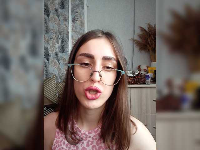 kiska-kira live cam on BongaCams
