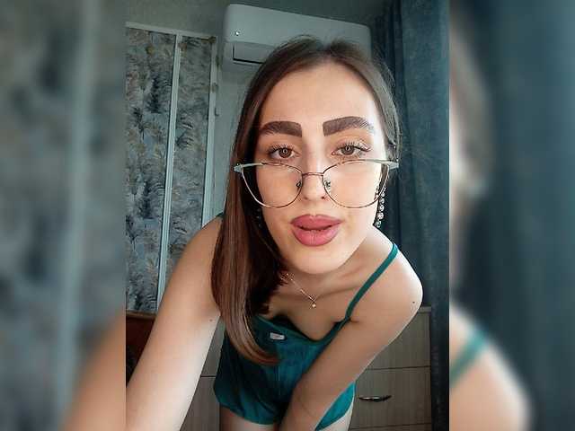 kiska-kira live cam on BongaCams