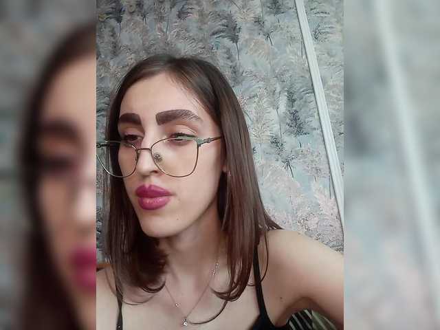 kiska-kira live webcam show