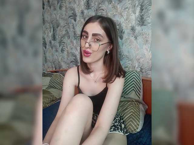 kiska-kira live cam on BongaCams