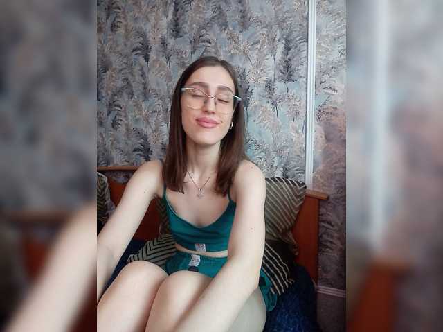 kiska-kira live cam on BongaCams