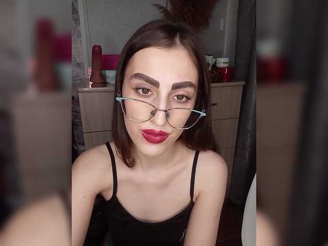 kiska-kira live cam on BongaCams