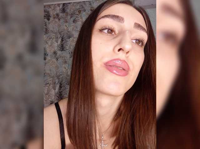 kiska-kira live cam on BongaCams