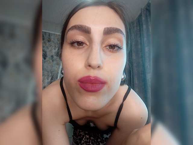 kiska-kira live cam on BongaCams