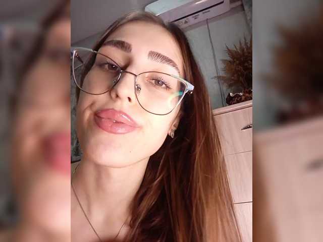 kiska-kira live cam on BongaCams