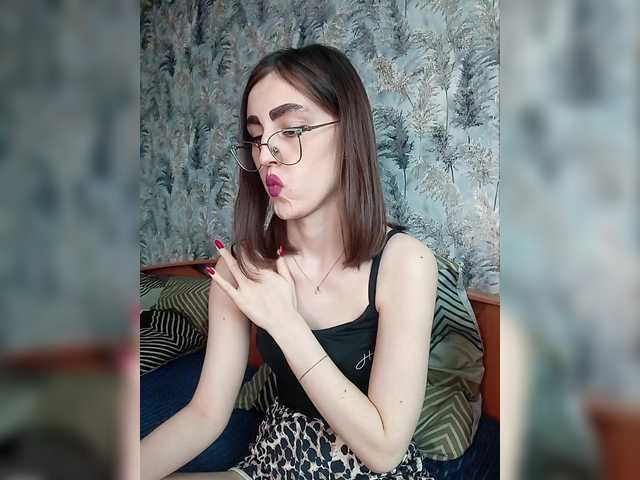 kiska-kira live cam on BongaCams