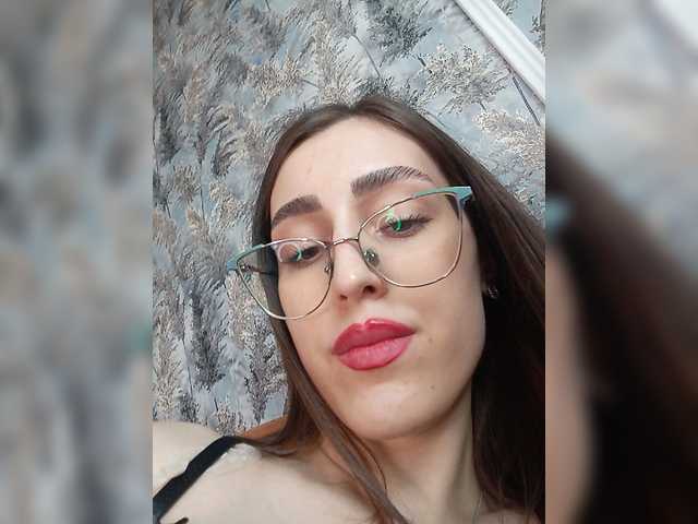 kiska-kira live cam on BongaCams