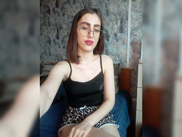 kiska-kira live cam on BongaCams